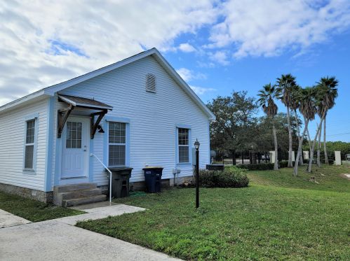 3310 Park Dr, Fort Pierce FL 34982-8424 exterior