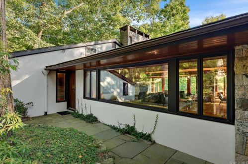 9 Fox Run, Armonk NY 10504-1011 exterior