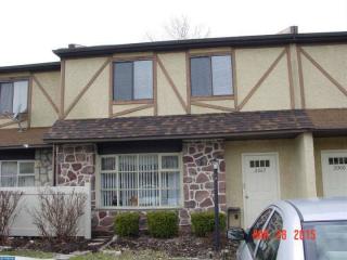 2007 Jason Dr, Huntingdon Valley PA  19006-1736 exterior