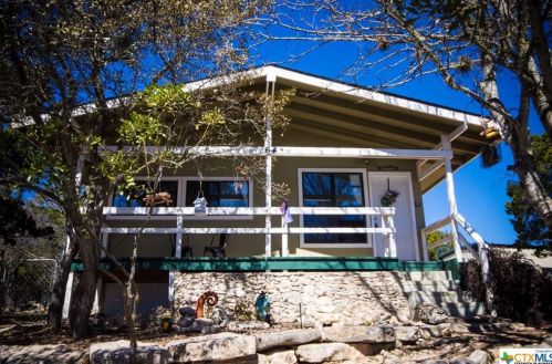 864 Hillside Dr, Spring Branch TX 78070-3808 exterior