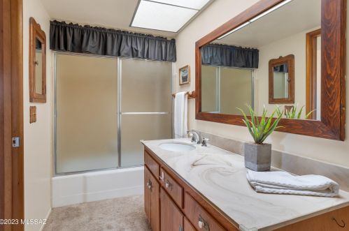 1401 Brown Ave, Tucson AZ 85710-3174 exterior