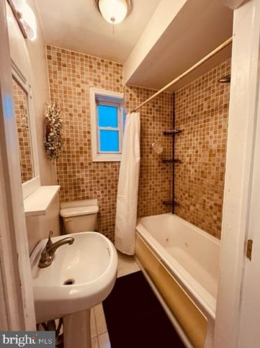 2316 Ellsworth St, Philadelphia PA 19146-2420 exterior