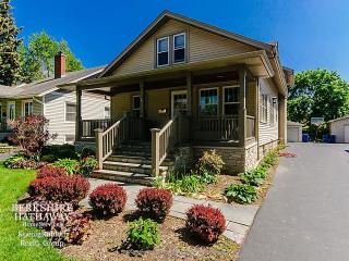 118 Grantley Ave, Elmhurst IL  60126-2362 exterior