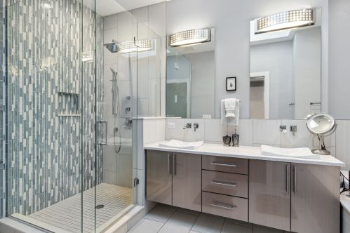 2037 Sawyer Ave, Chicago IL 60647-2703 exterior