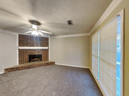 3274 Sarah Lou Dr, Lithonia GA  30078-3180 exterior