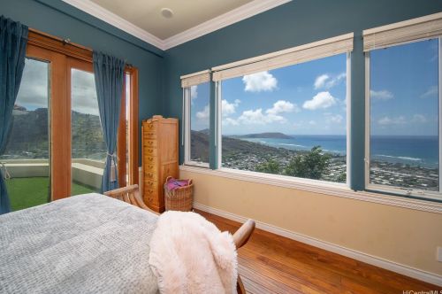 5201 Kuaiwi Pl, Honolulu HI 96821-1560 exterior