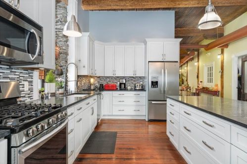 61 Railroad St, Woonsocket, RI 02895-3080