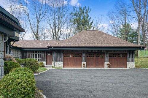 29 Half Mile Rd, Armonk NY  10504-1307 exterior