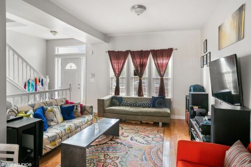 1930 Mozart St, Chicago, IL 60647-3933