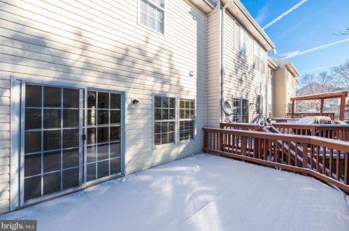 43069 Candlewick Sq, Leesburg VA 20176-6446 exterior