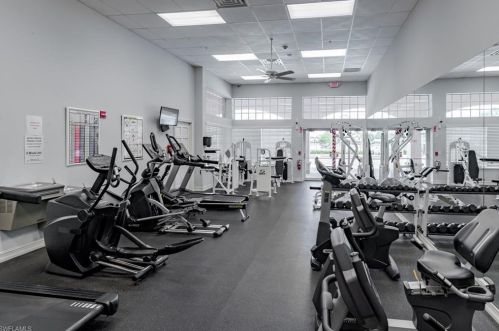 7416 Berkshire Pne Dr, Naples FL 34104-9436 exterior