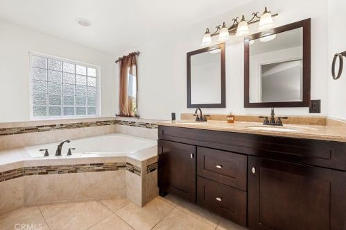 1324 Kroeger Ave, Fullerton CA exterior