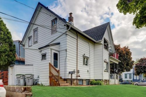 1573 12th St, Milwaukee WI 53204-2735 exterior