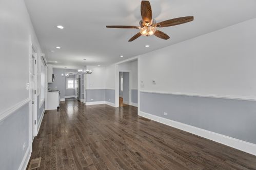 8232 Ridgeland Ave, Chicago IL  60617-1744 exterior