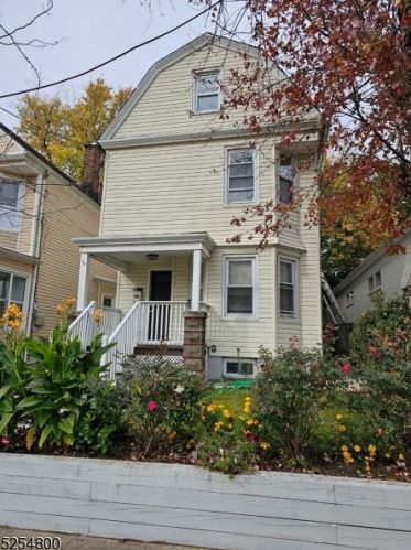 31 Liberty St, Town Center NJ  07052-5501 exterior