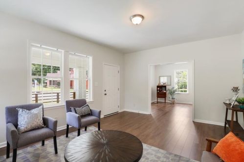 999 Cascade Rd, Atlanta GA  30311-2659 exterior