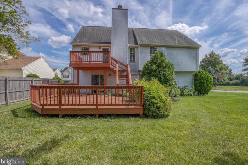 10 Charles Dr, New Castle DE 19720-4669 exterior