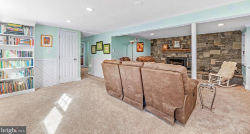 152 Duval Ln, Edgewater MD 21037-1613 exterior