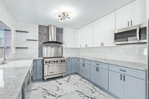 10838 38 St, Phoenix AZ 85018-5830 exterior