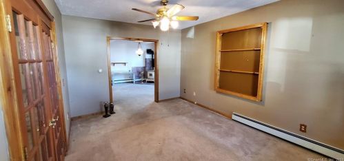 9 Spg St, Milford CT 06460-5052 exterior