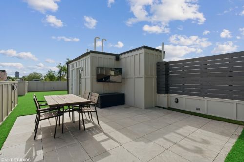 3625 Marshfield Ave, Chicago IL 60609-1325 exterior