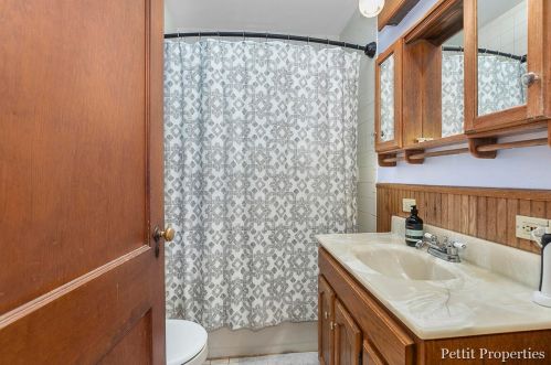 120 Grant St, Portland MI 48875-1532 exterior