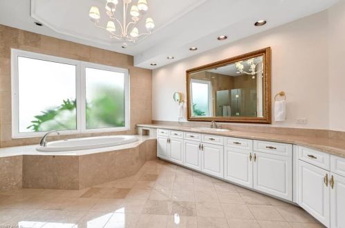 1308 Little Blue Heron Ct, Naples FL 34108-3311 exterior