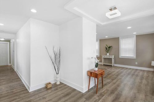 37 Commerce Ave, Killingly CT 06239-2804 exterior