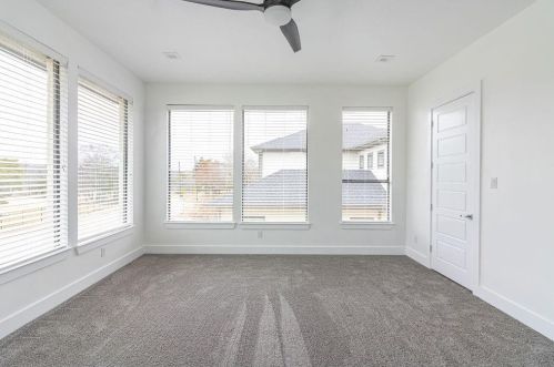 2210 Bonnie View Rd, Dallas TX 75216-7205 exterior