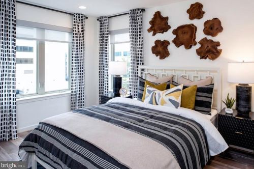 1904 Chapman Ave, Rockville MD 20852-1687 exterior