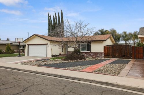 2081 Rochelle Ave, Turlock, CA 95382-1666