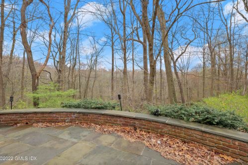 17 Highland Farm Rd, Greenwich CT 06831-2606 exterior