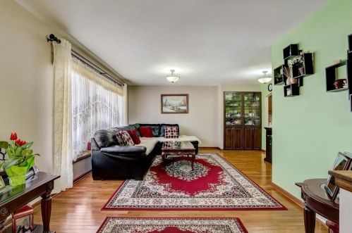 7911 Leroy Ave, Milwaukee, WI 53220-2830