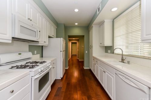 15205 Calverton Way, Tustin CA 92782-1737 exterior