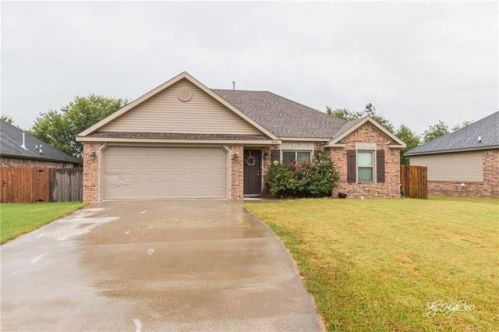 3076 Chelsey Ln, Springdale AR  72764-8018 exterior