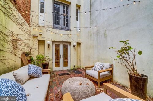 527 Wilkes St, Alexandria VA  22314-3723 exterior