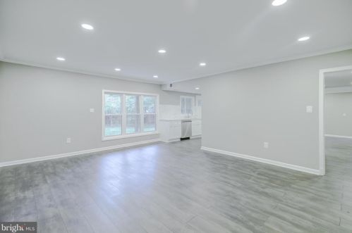 8901 Linton Ln, Alexandria VA 22308-2438 exterior