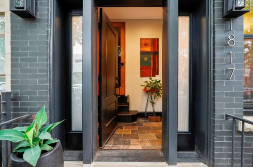 1817 Honore St, Chicago IL 60657-2007 exterior