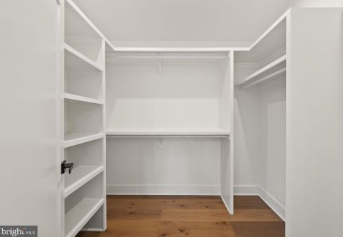 2706 Valley Dr, Alexandria VA  22302-2845 exterior