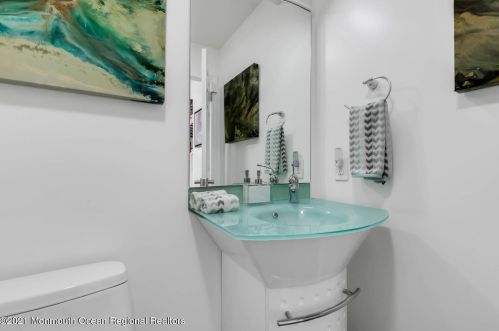 7 Gdn Way, Locust NJ 07760-2213 exterior