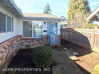 6343 52nd Ave, Portland OR  97206-6832 exterior