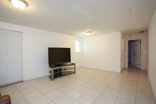 7208 Cayuga St, Tampa, FL 33610-7212