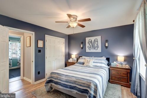 20 Colonial Ct, Littlestown PA 17340-1528 exterior