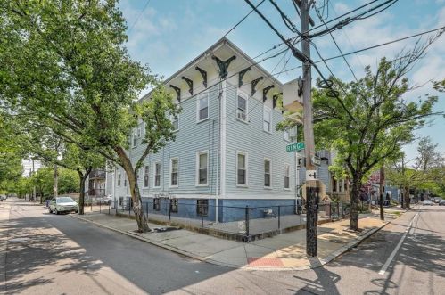 123 Almy St, Providence RI  02909-1501 exterior