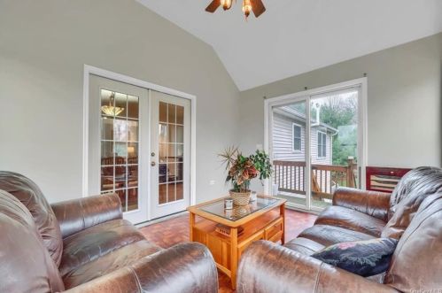 2478 Mt Hope Rd, Middletown NY 10940-7317 exterior