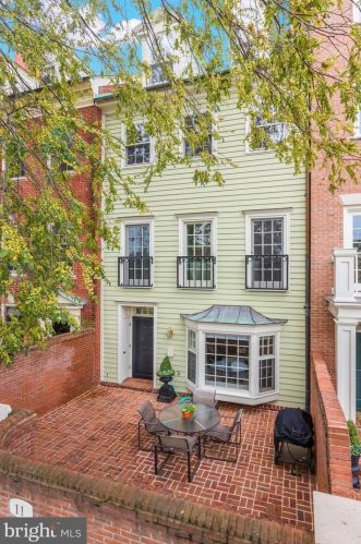 11 Wilkes St, Alexandria VA 22314-3856 exterior