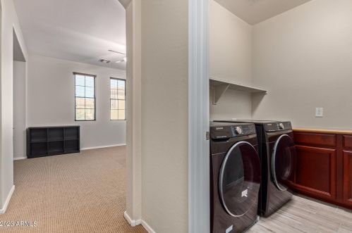 2376 Dusty Wren Dr, Phoenix AZ  85085-7032 exterior