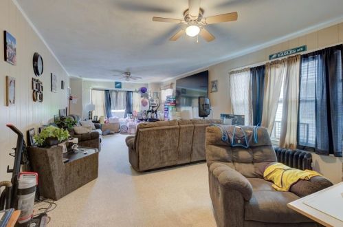 43 5 Ave, Woonsocket RI 02895-5019 exterior