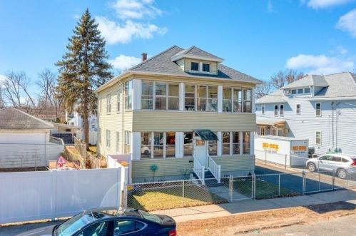 13 Bonner St, Chicopee MA 01013-1127 exterior