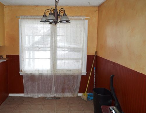 1114 Ash St, Waukegan IL 60087-5038 exterior